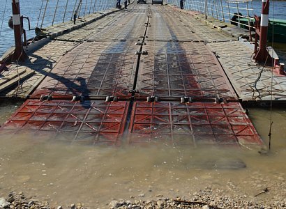 В Спасском районе восстановлено движение транспорта по наплавному мосту через Оку