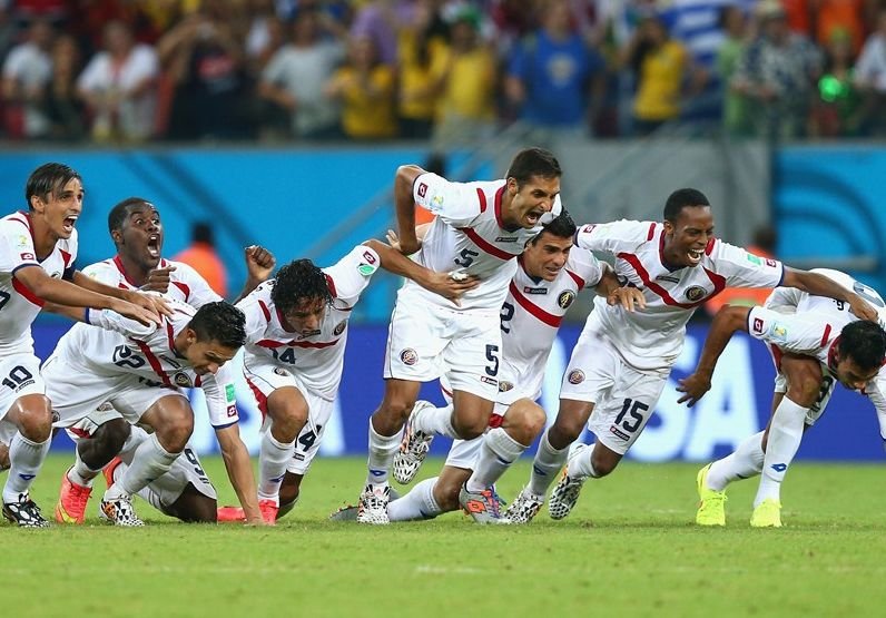 Коста-Рика обыграла греков по пенальти и вышла на Голландию