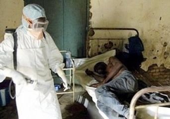Число жертв вируса Эбола достигло 932 человек
