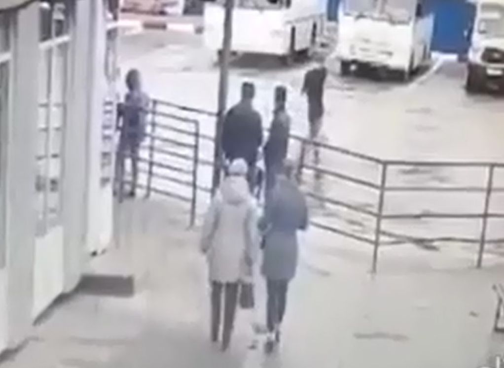 Опубликовано видео с моментом воспламенения мужчины на рязанском автовокзале