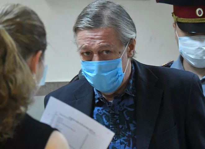 Суд учел то, что Ефремов не признал вину в ДТП