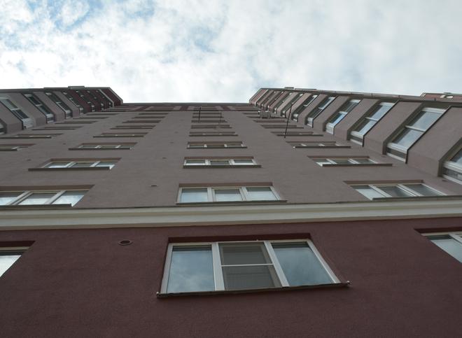 В Рязани мужчина погиб после падения с шестого этажа
