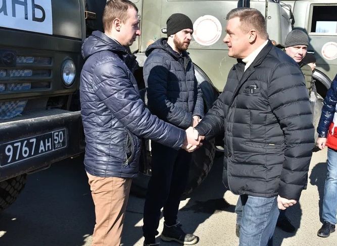 Губернатор Рязанской области отправил 10 грузовиков с гуманитарной помощью в Донбасс
