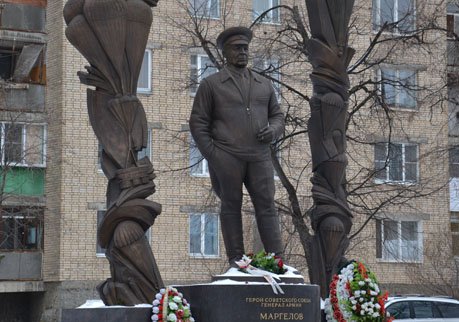 Памятник Василию Маргелову в Рязани
