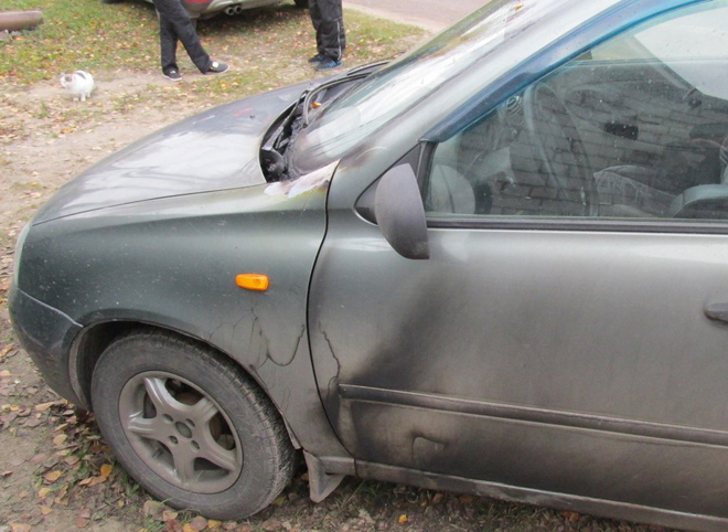 Под Рязанью неизвестные подожгли Lada Kalina