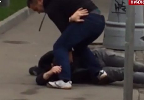 В Москве водитель избил пешехода, мешавшего движению  (видео)