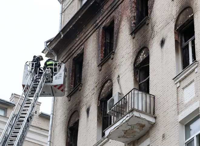 Число погибших при пожаре в центре Москвы увеличилось до семи