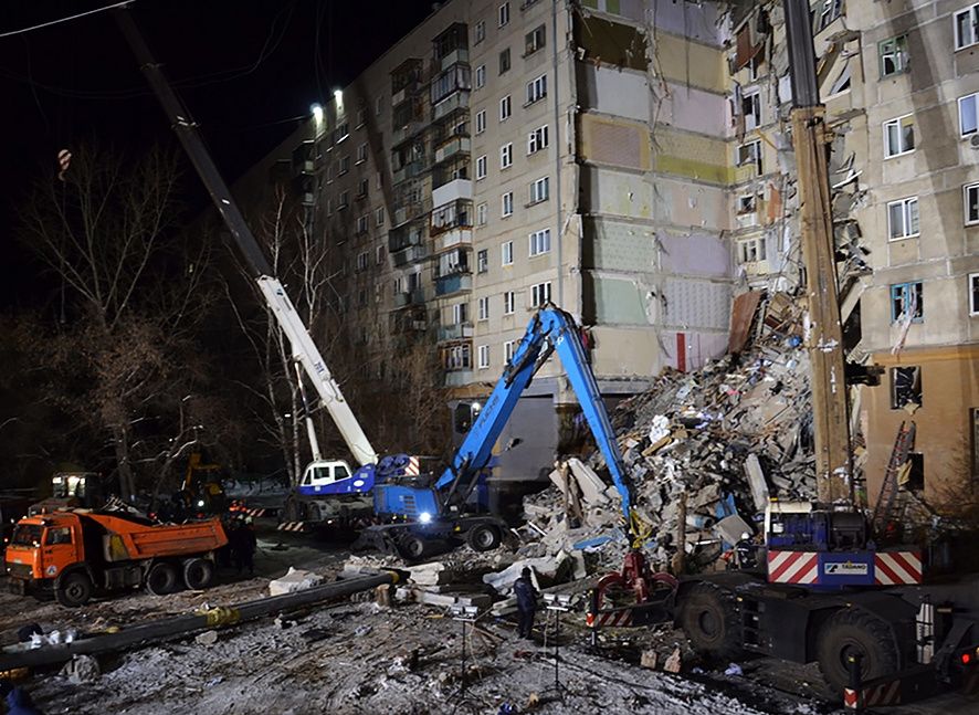 СК: следов взрывчатки на месте обрушения дома в Магнитогорске не обнаружено