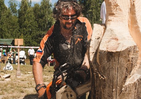 В Клепиках прошел фестиваль деревянной скульптуры