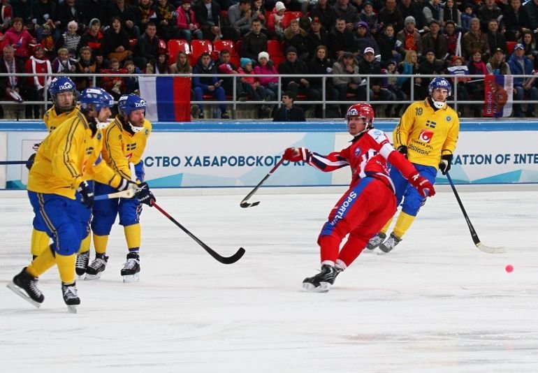 Сборная России победила на ЧМ по хоккею с мячом