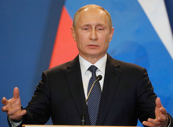 Путин предложил новым гражданам России приносить присягу