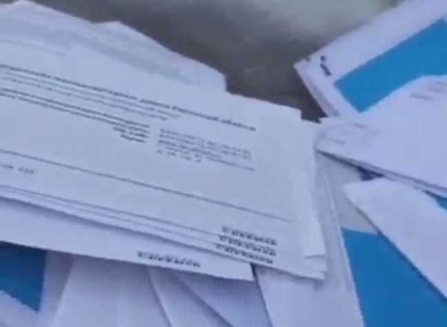 В Рязани уволят сотрудницу почты, выбросившую письма в мусорный контейнер