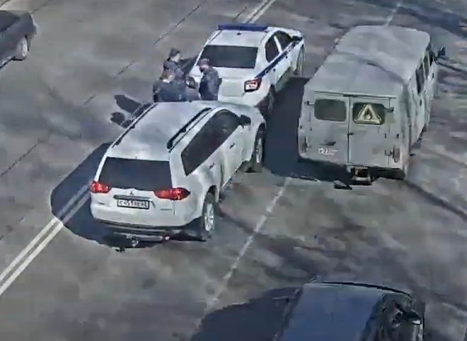 Момент ДТП с участием полицейского автомобиля в Рязани попал на видео