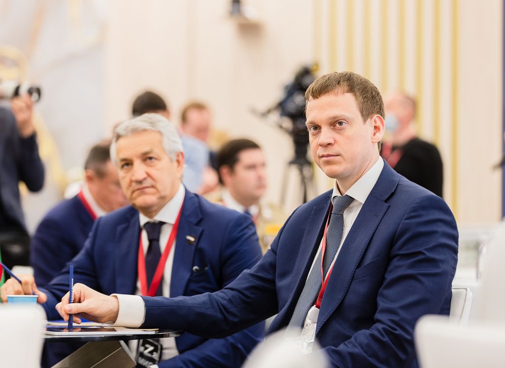 Малков принял участие в работе дискуссионной площадки партии «Единая Россия»