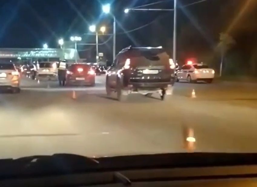 Видео: гаишники массово останавливают водителей на Московском шоссе
