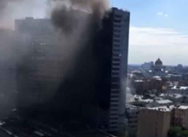 В Москве горит 27-этажное здание на Новом Арбате (видео)