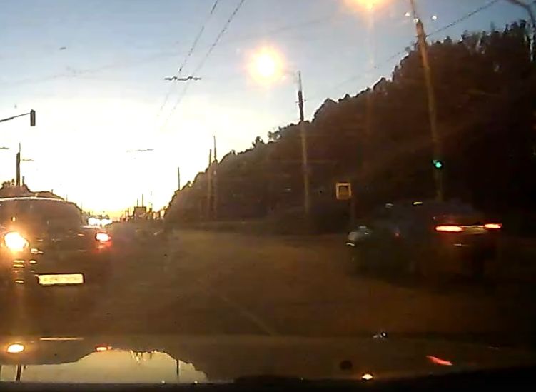 Появилось видео наезда на велосипедиста на Московском шоссе