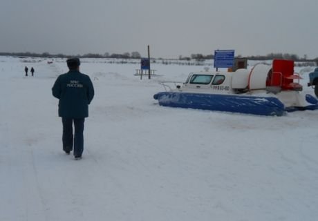 В Касимовском районе открыли пешеходную ледовую переправу
