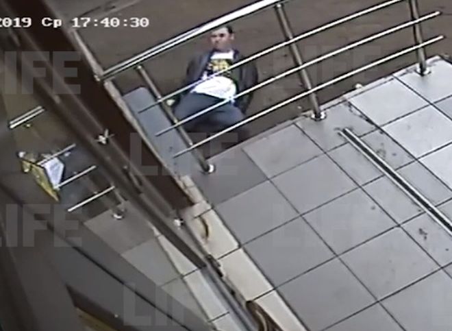 Опубликовано видео смерти расстрелянного на Рязанском проспекте полицейского