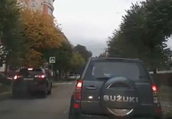 Рязанец едва не спровоцировал ДТП в центре города (видео)