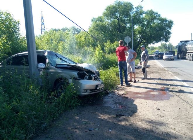 На Ряжском шоссе в ДТП пострадал водитель Chevrolet