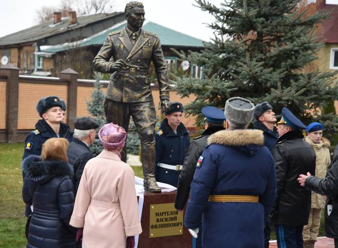 В Рязани открыли памятник генералу ВДВ Маргелову