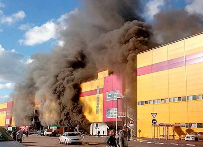 Торговый комплекс «Синдика» горит на МКАД в Москве (видео)