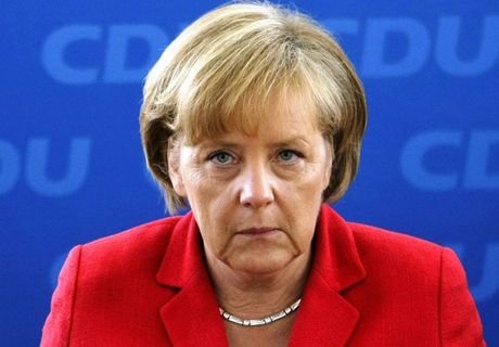 Меркель выступила за продление санкций против РФ