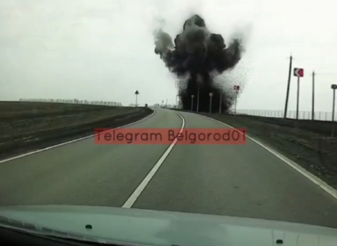 Под Белгородом ракета взорвалась рядом с проезжей частью