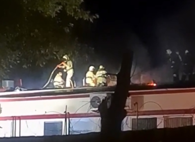 Пожар в пекарне «Томин хлеб» тушили 27 человек
