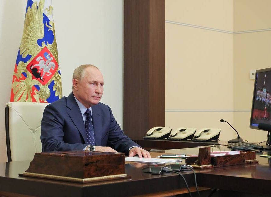 Путин поручил доработать законопроект о ковид-сертификатах