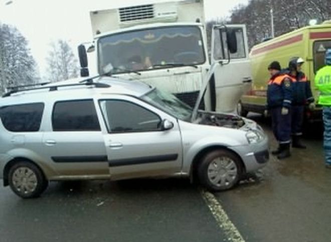 В ДТП на Куйбышевском шоссе пострадали двое