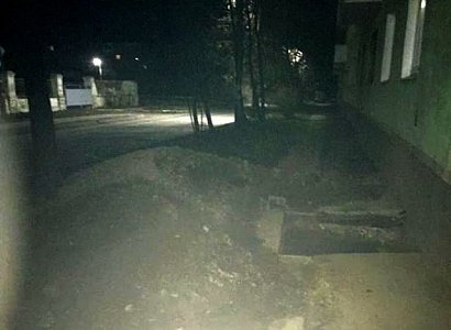 СК отказал в возбуждении уголовного дела после падения рязанки в яму на улице Затинной