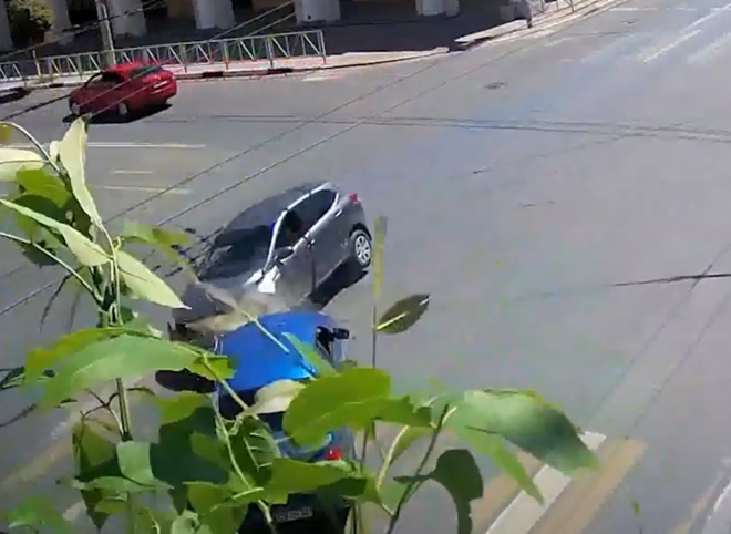Момент лобового ДТП в центре Рязани попал на видео