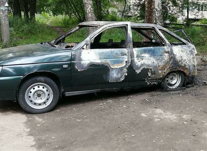В Дашково-Песочне взорвался автомобиль
