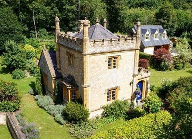 В Британии продают замок по цене квартиры (фото)