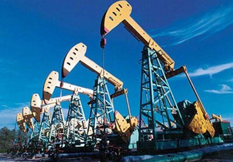 Нефть дорожает на сокращении запасов в США