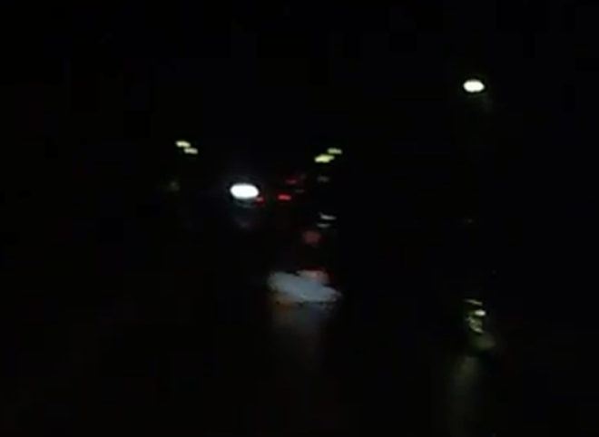 Рязанский водитель едва не наехал на сидящего на проезжей части мужчину (видео)
