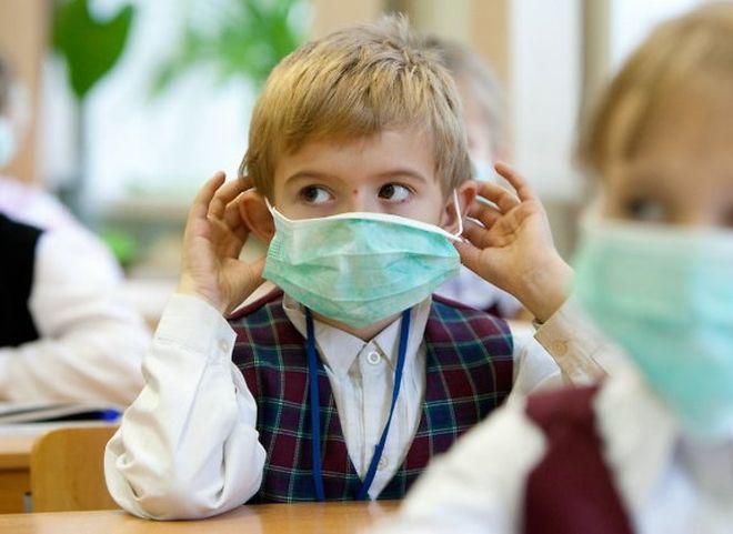 Почти 300 школ и 150 детских садов закрыты в России из-за гриппа