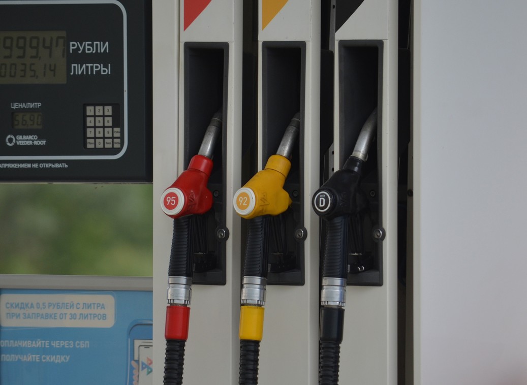 В Госдуму внесли законопроект о предельной цене на бензин
