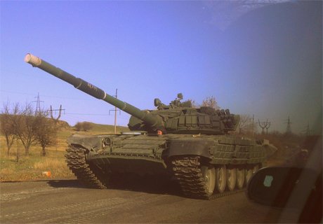ЛНР отвела от линии соприкосновения 50 танков