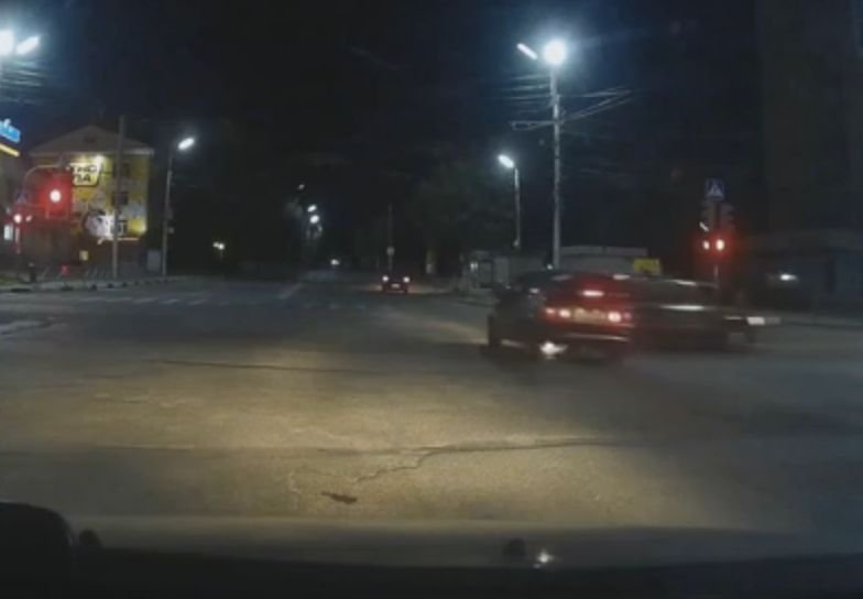 Водитель устроил ДТП на улице Есенина и скрылся (видео)