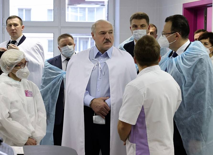 Лукашенко заявил, что уйдет с поста президента после принятия новой конституции