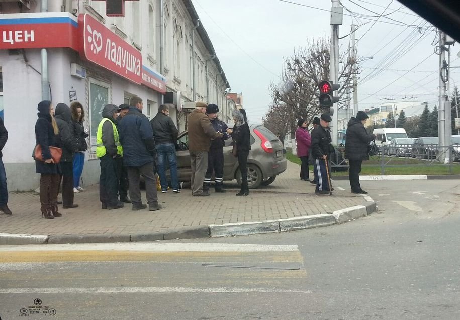 В ДТП на площади Ленина пострадала женщина-пешеход