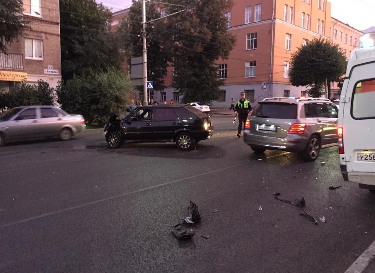 После ДТП на улице Гагарина три человека доставлены в больницу