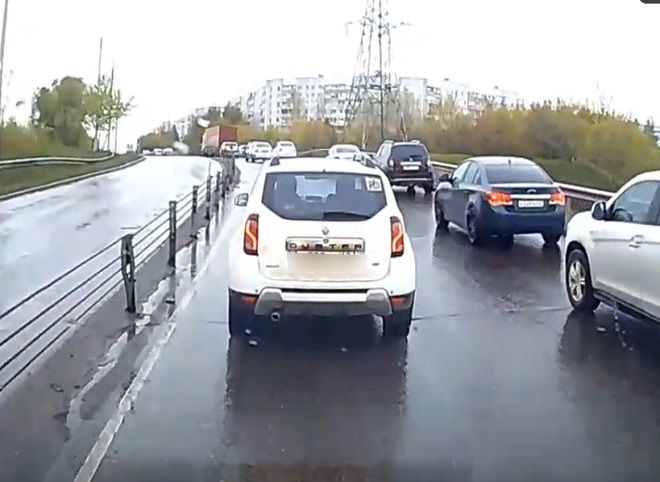 В Рязани водитель не уступил дорогу «скорой», которая ехала на вызов к ребенку