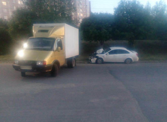 В Рязани ребенок пострадал после наезда Daewoo на припаркованный ГАЗ