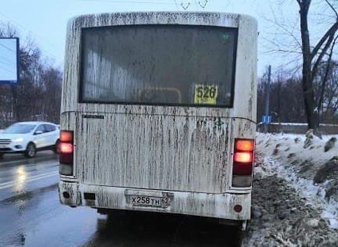 Сломавшийся под Рязанью рейсовый автобус несколько часов простоял без помощи