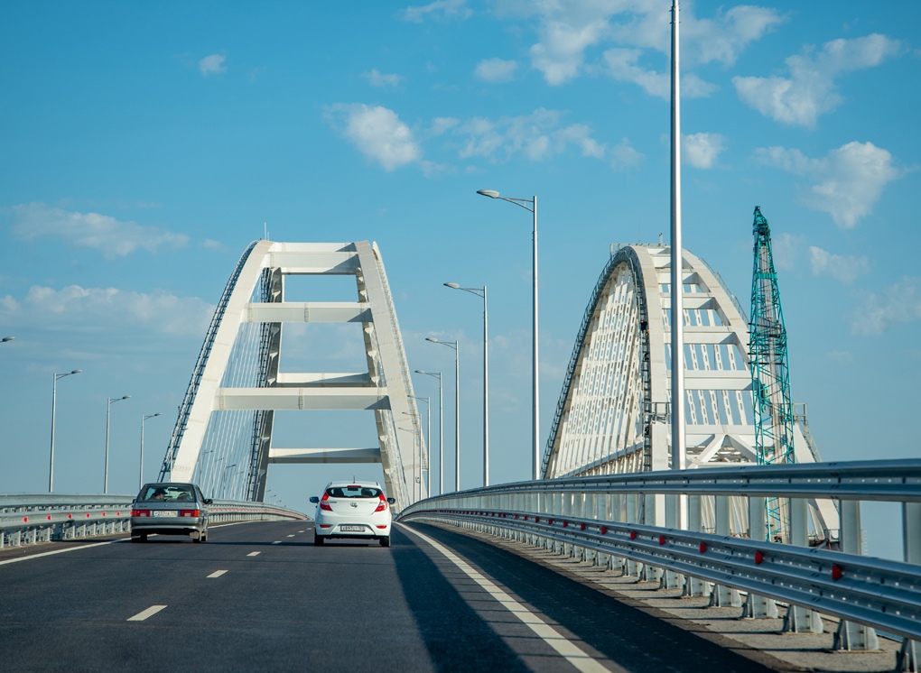 По Крымскому мосту разрешили проезд автобусов