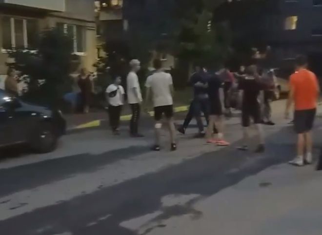 В Канищеве толпа подростков избила мужчину, сделавшего им замечание